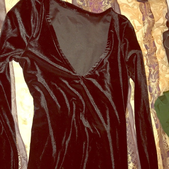 Dresses & Skirts - Ladies plunge crush velvet dress